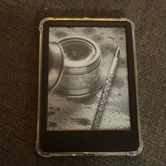 Black E-Reader - Picture 1 of 4